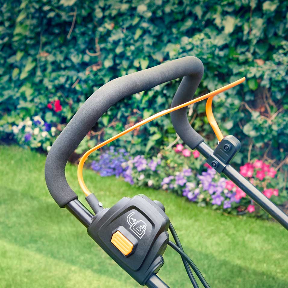 LawnMaster Cortacésped eléctrico rotativo 1800W 40cm MEB1840M mangos de espuma suave de ancho total