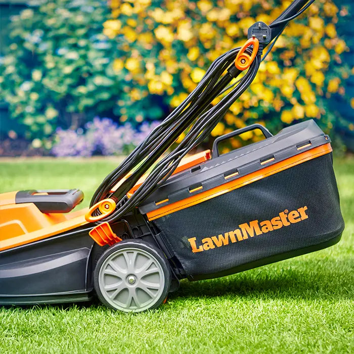 Tosaerba elettrico LawnMaster da 1400 W e 34 cm con cavo di alimentazione lungo