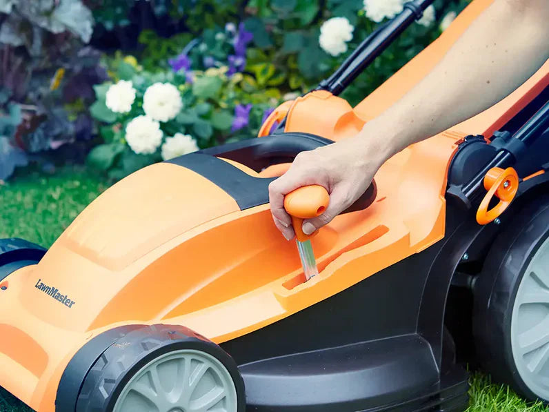 Lawnmowers – How to Mow Long Grass