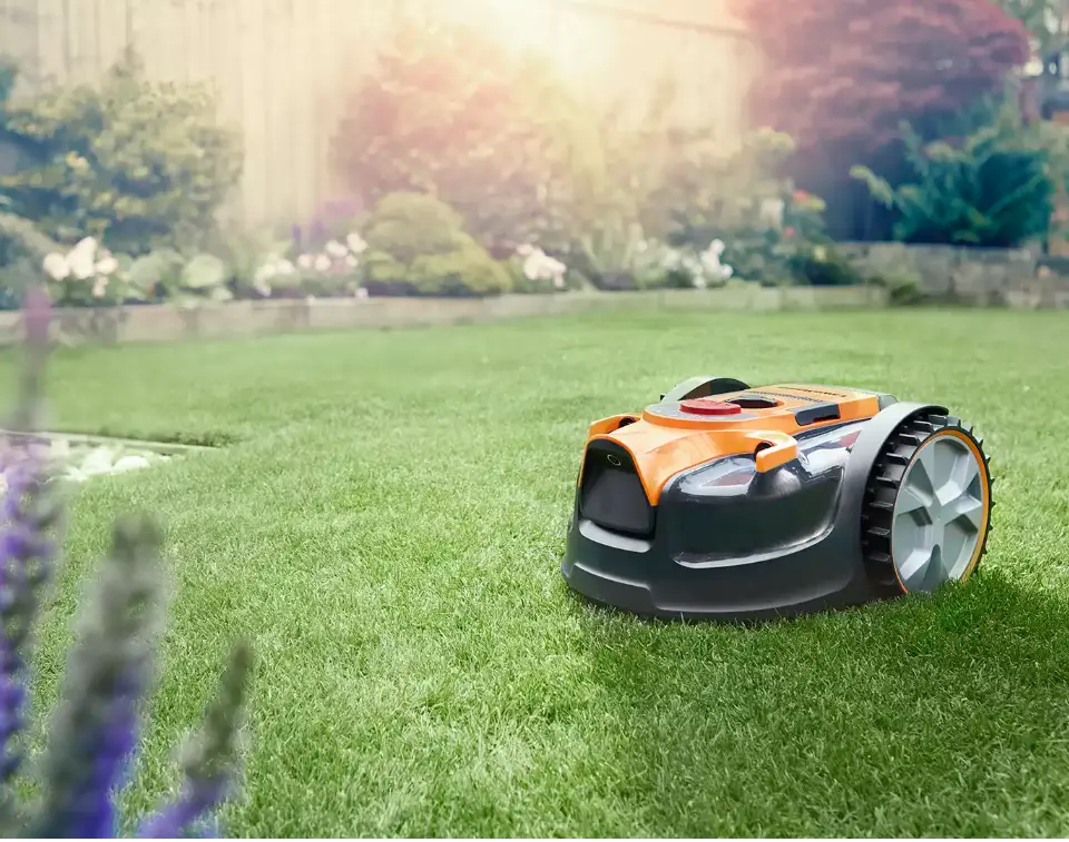 VBRM16 is mowing the lawn