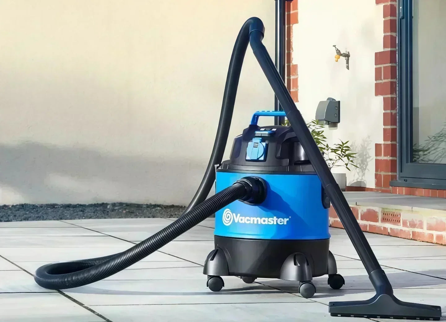 Come scegliere un aspirapolvere per liquidi e solidi con la giusta capacità? 20 L contro 30 L