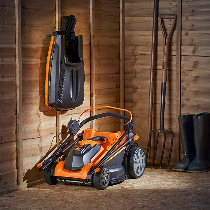 LawnMaster 37cm Akku-Mäher mit kompakter Aufbewahrung
