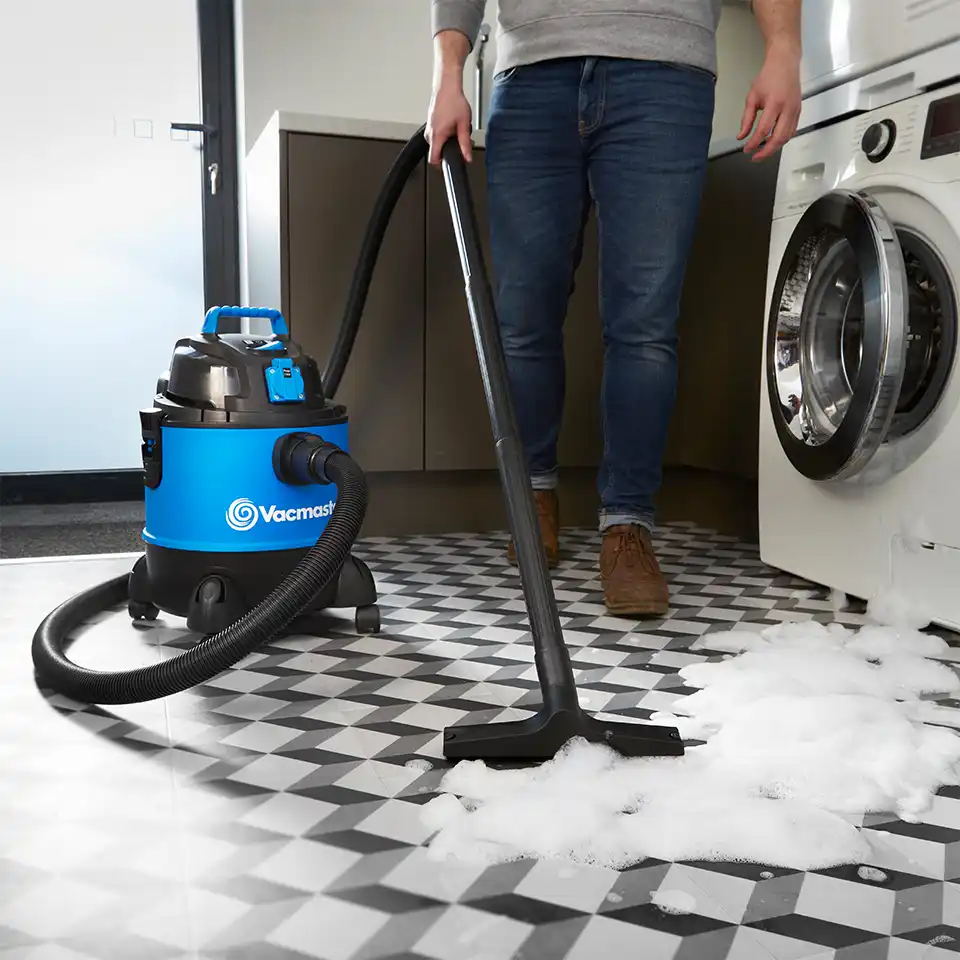 Foam wet suction