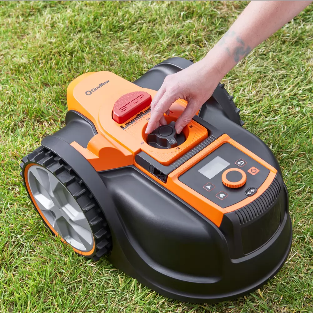 LawnMaster OcuMow® AMB16i-600 Plus | Auto Charging Vision Robot Lawn Mower with App