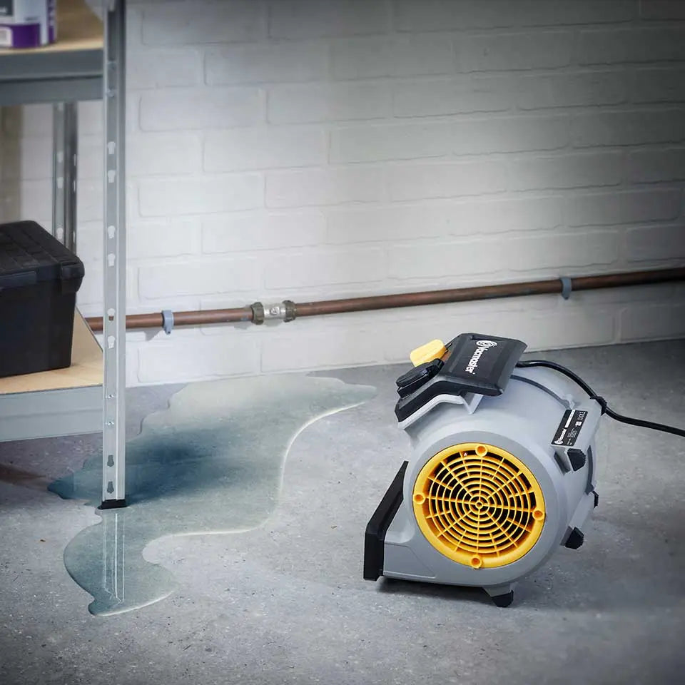 Air Mover Vacmaster AM1202 drying flood water - Rapid flood water removal and floor drying