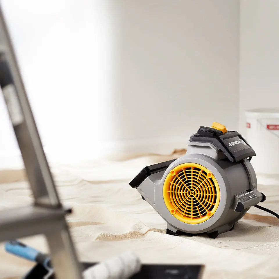 Air Mover Vacmaster AM1202 drying paint - Fast paint drying with focused airflow