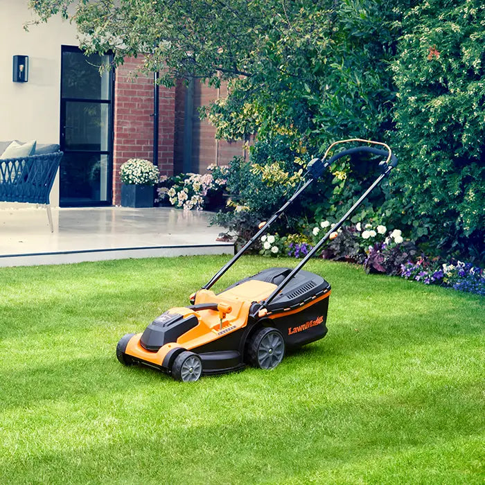 LawnMaster 37cm Schnurloser Rasenmäher