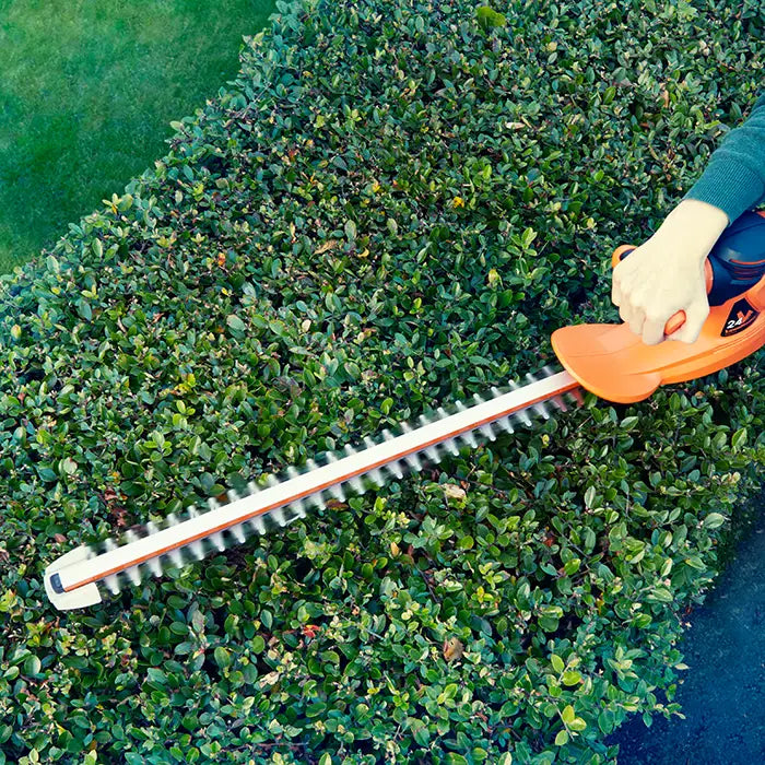 LawnMaster MX 24V Heckenschere mit Laserschnitt-Präzision
