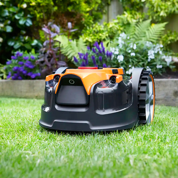 Rasenmähroboter vBRm16C2-01 OcuMowKamera und Sensorenon UK Lawn LawnMaster